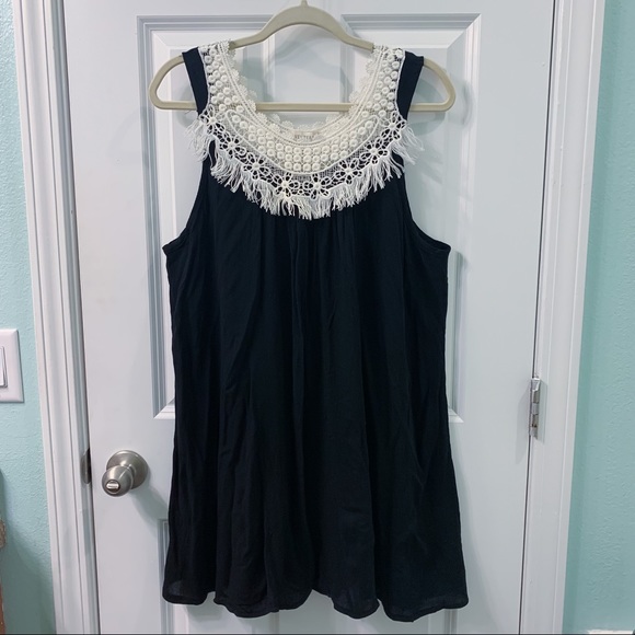 Velzera black swing top